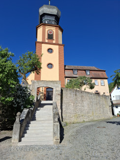 Kirche Neuses