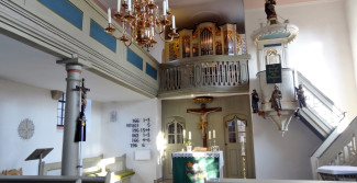 Kirche Neuses innen